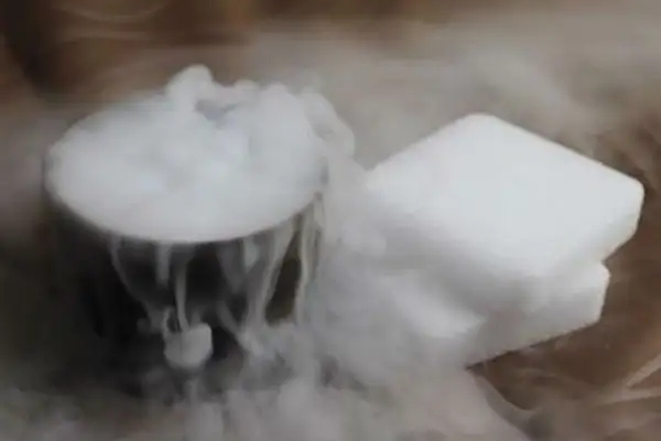 有干冰的冰箱怎么除冰最快
